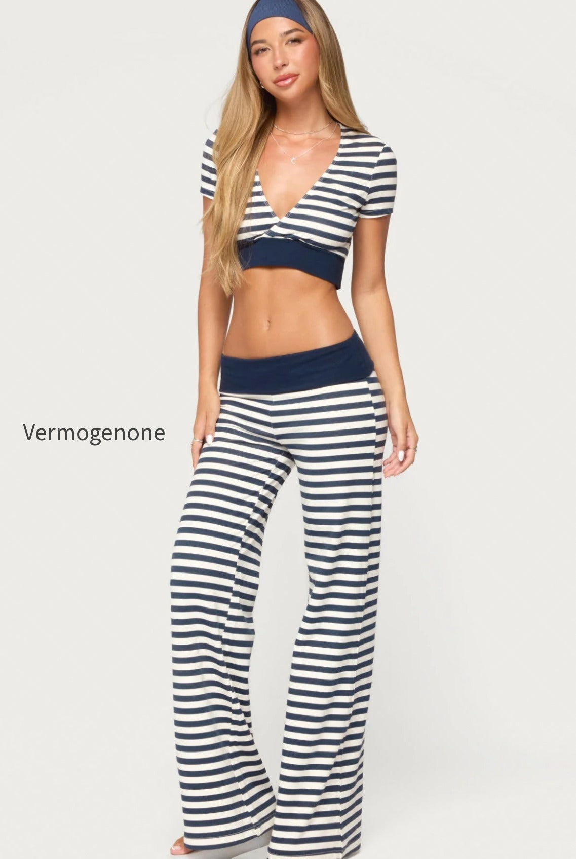 s25586_navy-and-white