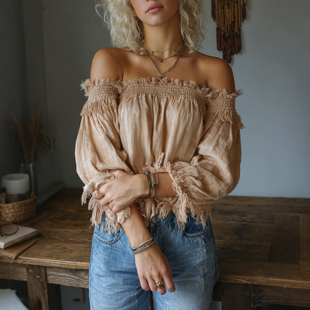 Women's Elegant, Loose-fitting, Comfortable, Breathable Off-the-shoulder Linen Cropped Top With Frayed Edges