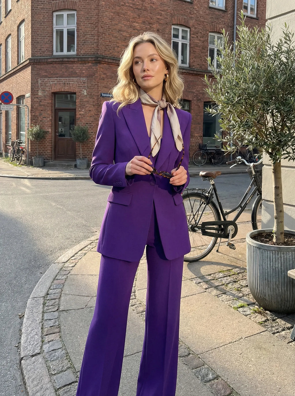 Chic Suit in soft, Smart Price