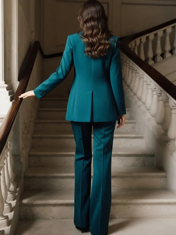 Chic Suit – Luxe for Less