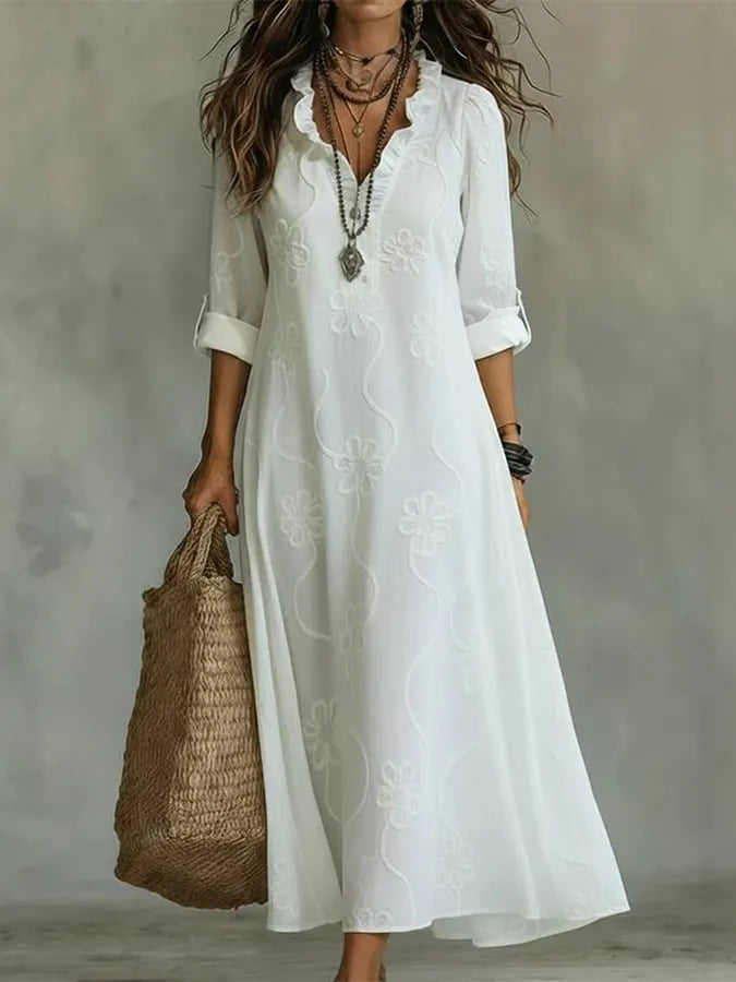 Chic Dress in lace, Affordable Luxury